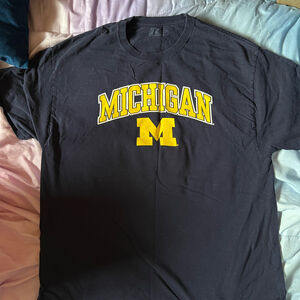 Michigan mens T shirt xl